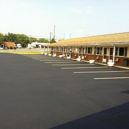 Budget Inn Mifflintown מראה חיצוני תמונה