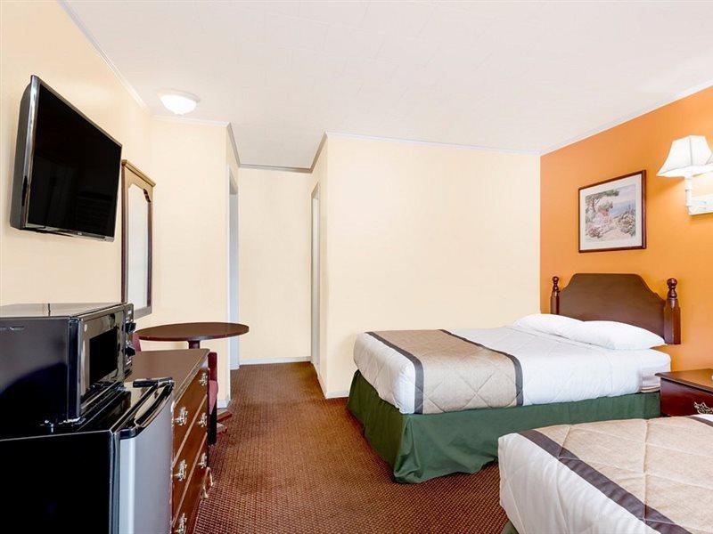 Budget Inn Mifflintown מראה חיצוני תמונה