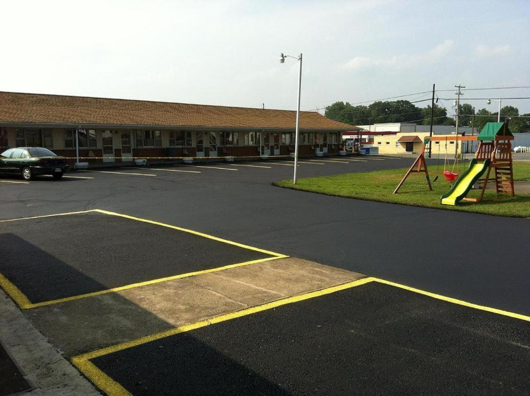 Budget Inn Mifflintown מראה חיצוני תמונה